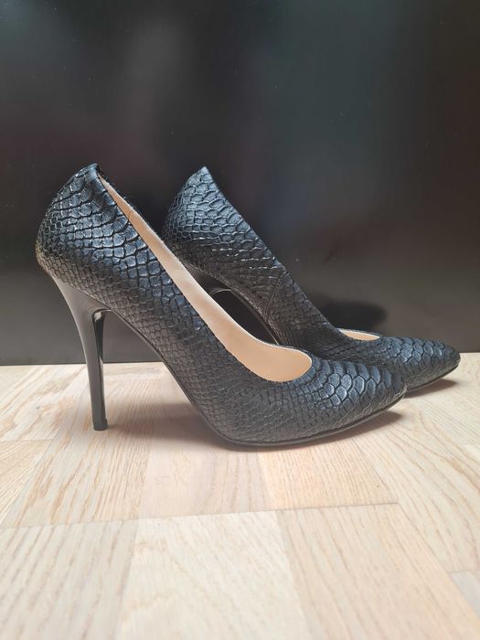 Дамски обувки в черно