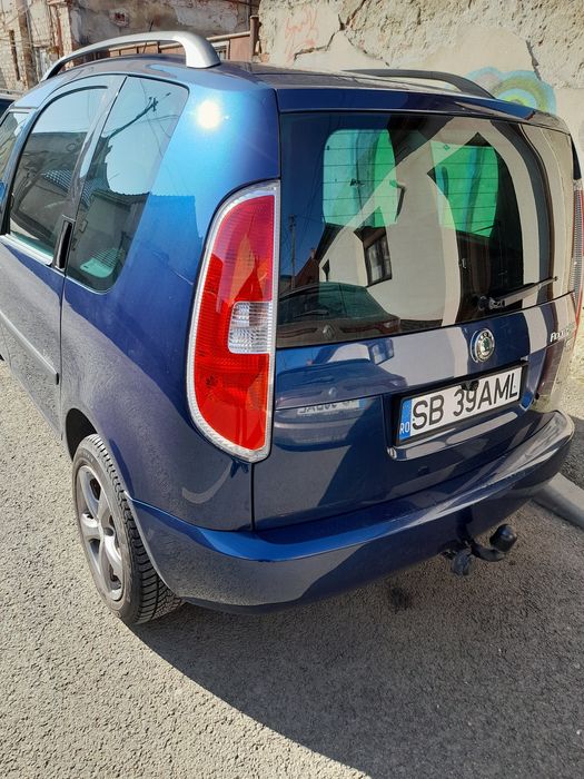 Vând Skoda Roomster