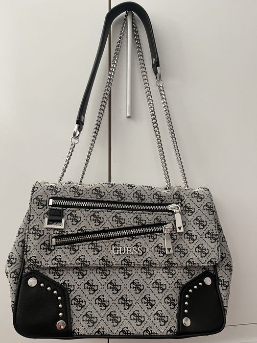 Чанта Guess