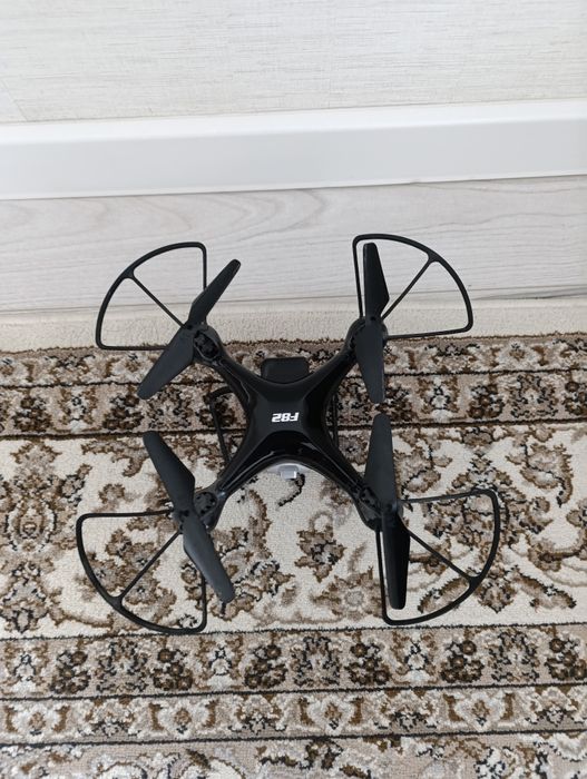 Продам дрон новый