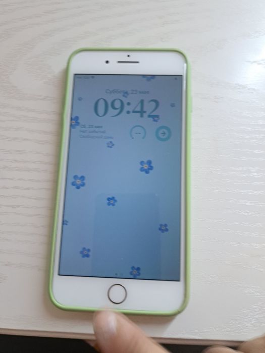 Продам телефон iрнonene 8