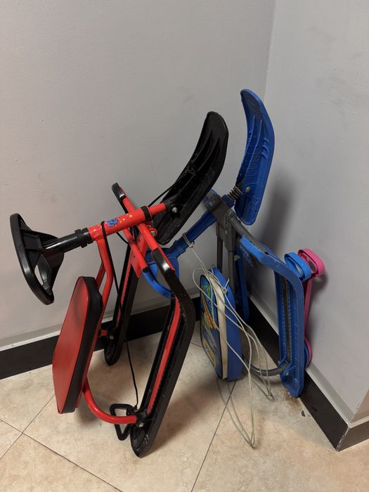 Продам сани 1шт синие