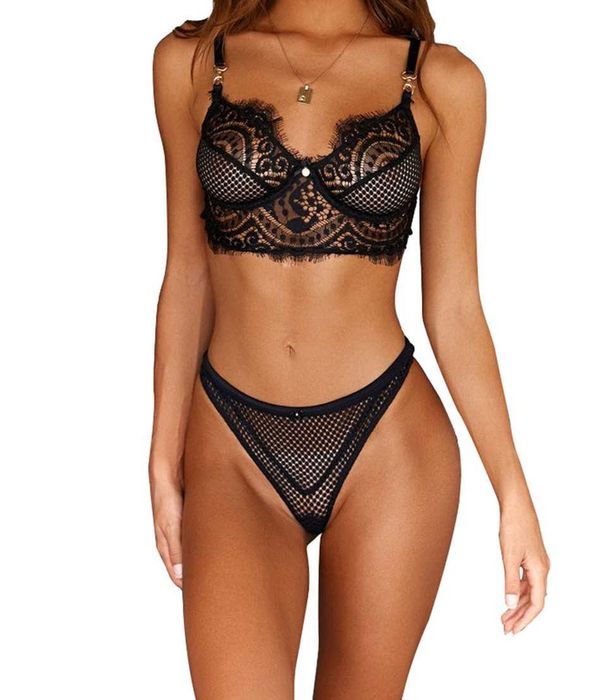 Set lenjerie din dantela cu sutien stil top M
