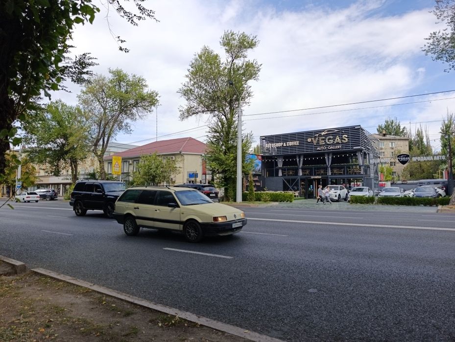 2хкомн кв в центре Абая140, 2эт