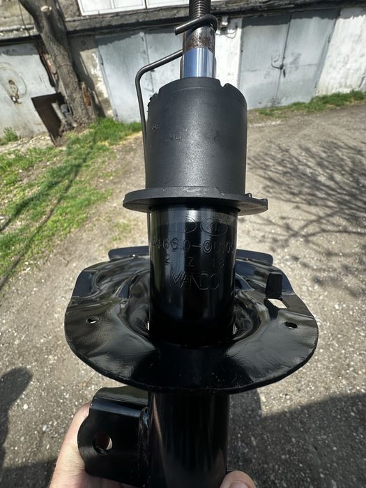 Передняя стойка