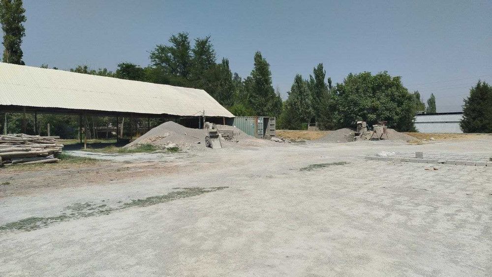 база,76 соток,в Паркенте, Таш.области, под любой вид деятельности