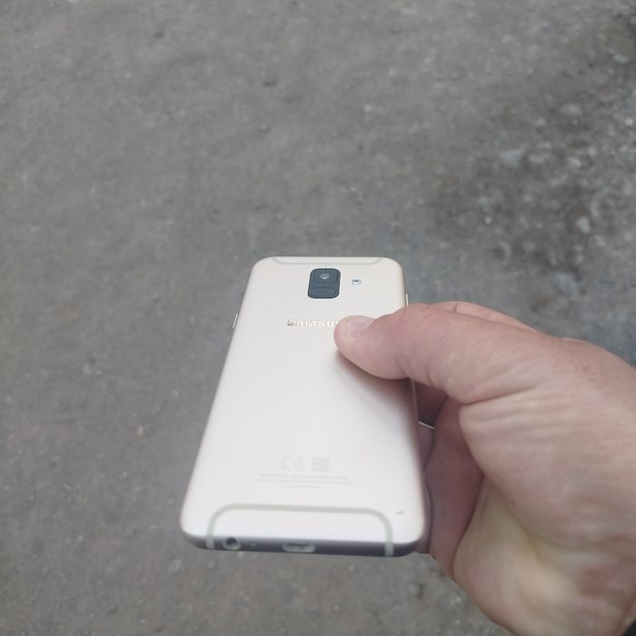 Samsung a6 в хорошем состоянии
