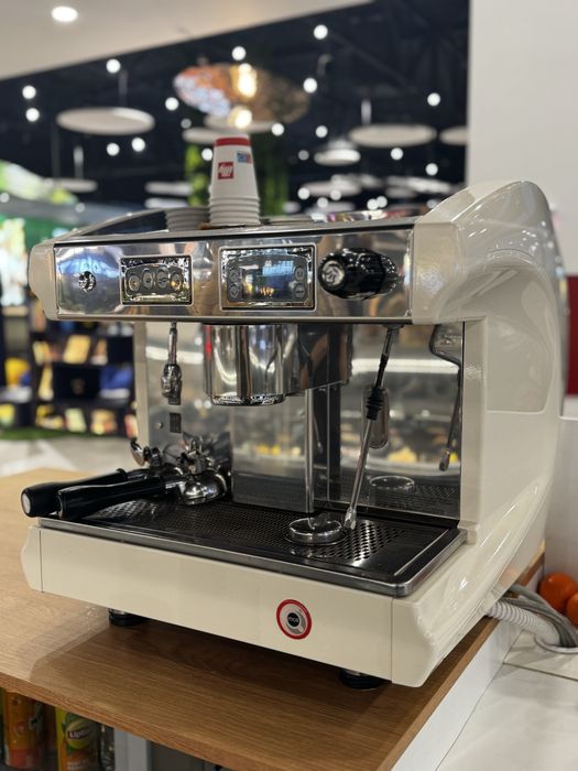 Vand vitrine cofetarie si gelaterie