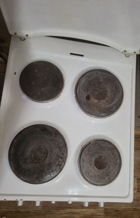 Продаю электрическую плиту