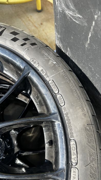 285/35/20 Michelin pilot sport cup 2 semi