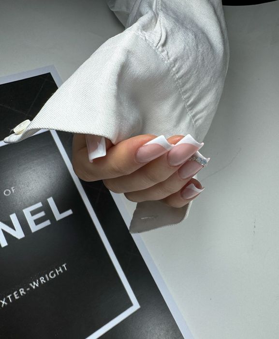 Manichiură profesională cu gel