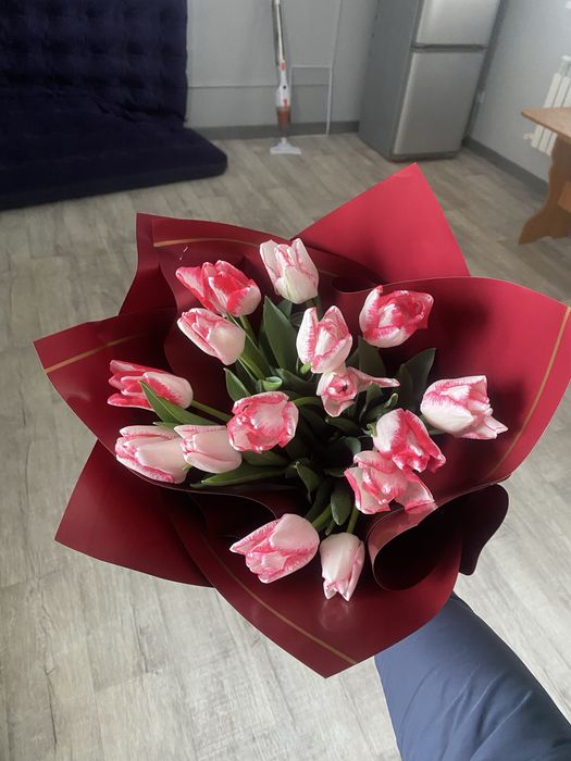 тюлпан 600тг готовый букет,штучный