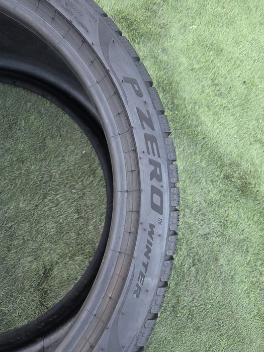 285 35 21 Pirelli 2025