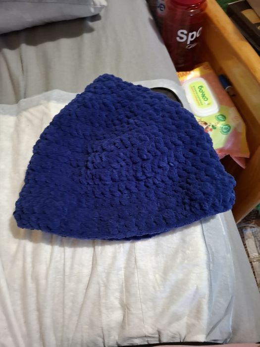 Зимни ленти и шапки с уши и без различни цветове