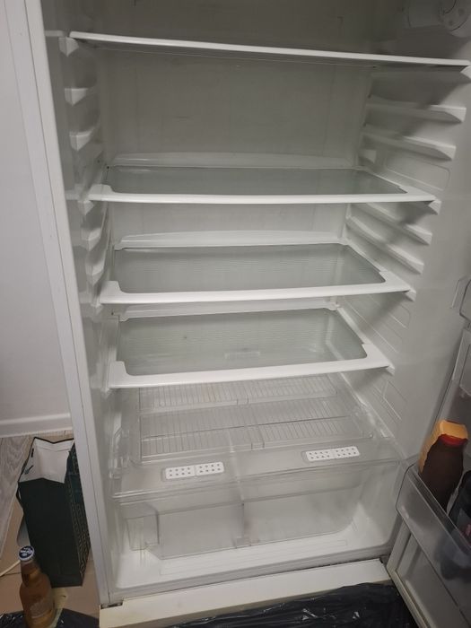 Frigider Beko .dimensiuni 184/70/60