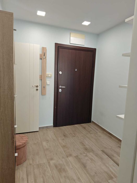 Двустаен апартамент под наем в комплекс "Фамилия", кв. Победа