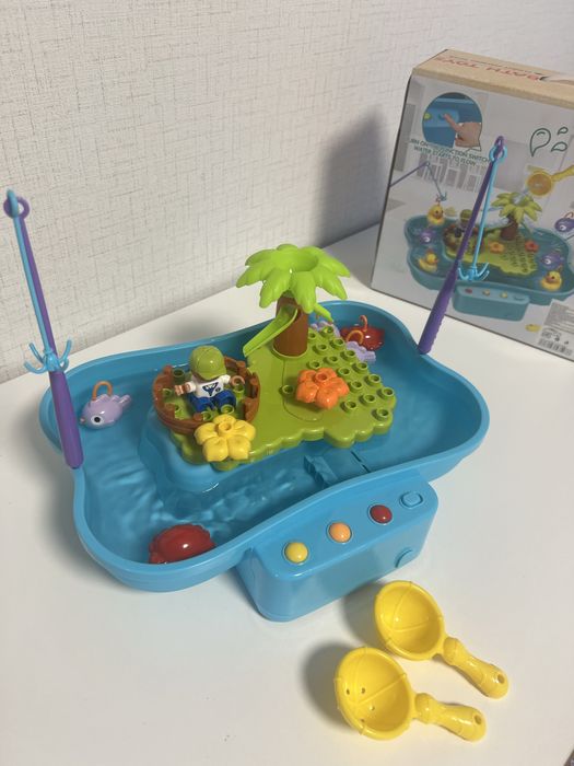 Музикална водна пързалка с рибки и части на конструктор, водна маса, игра, вода