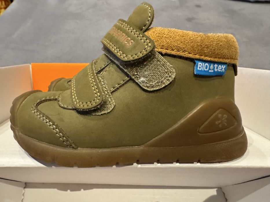 Обувки Biomecanics номер 22