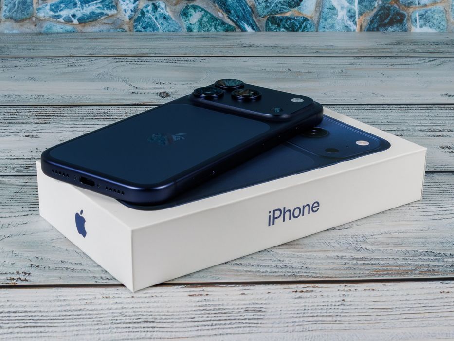 Айфон iPhone 17 pro,max  11