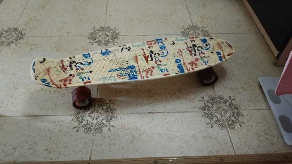 Продам пинеборт со светящимися колесиками