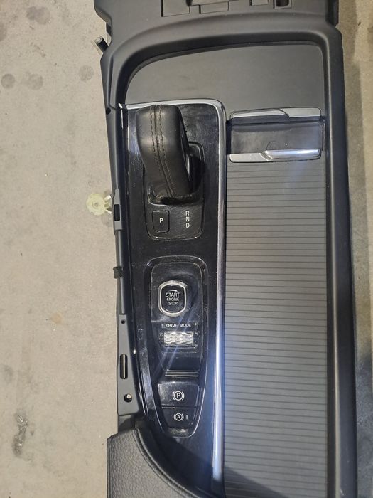 Volvo v90 централна конзола,скоростен лост