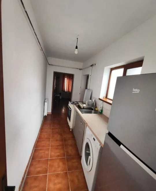 Oportunitate excelentă pentru companii! Casă spațioasă cu 9 camere, Turda Nouă