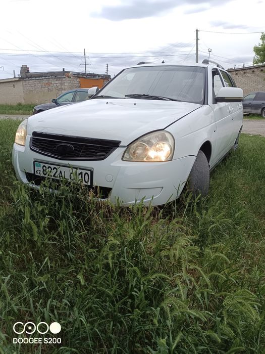 Приора универсал продам