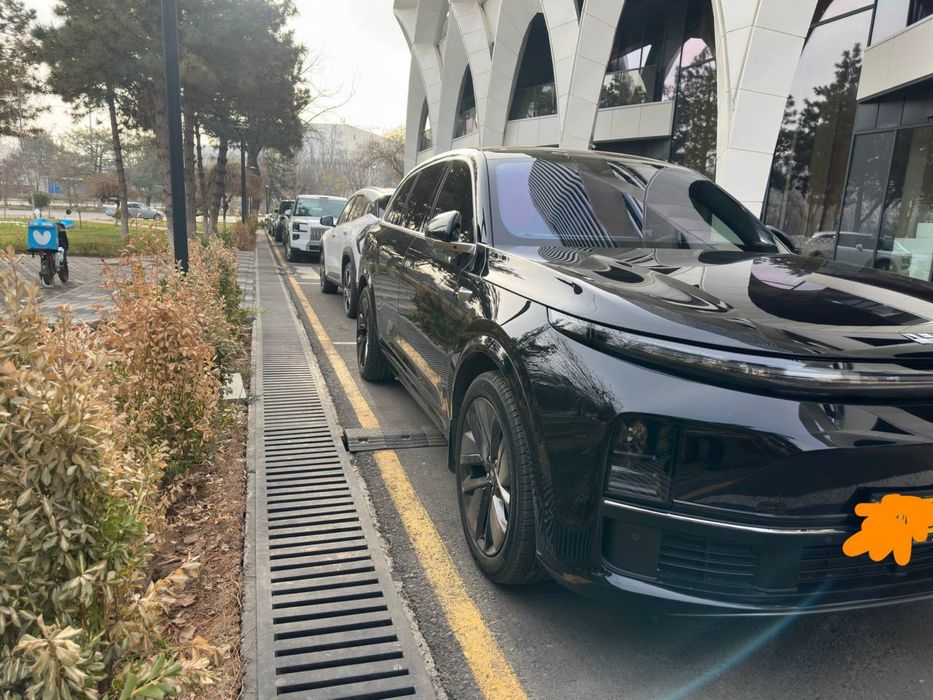 Продается автомобиль Ли 7