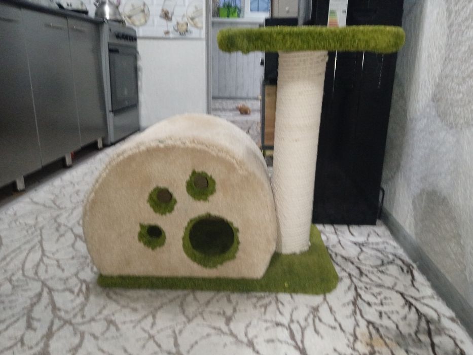 Кошачий домик в хорошем состоянии