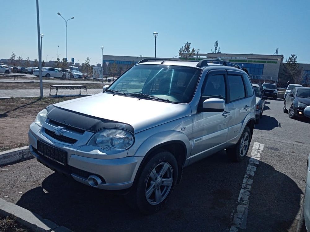 Chevrolet Niva 212300