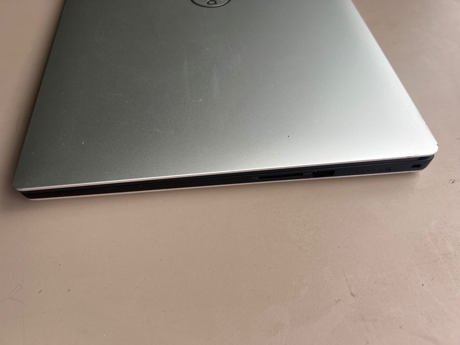 Laptop Dell XPS 15 7590 i7-9750H GTX 1650