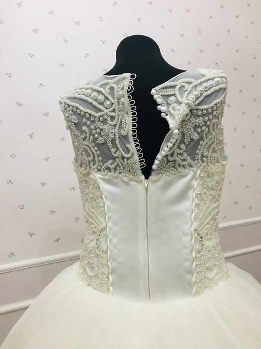 Шикарное свадебное платье