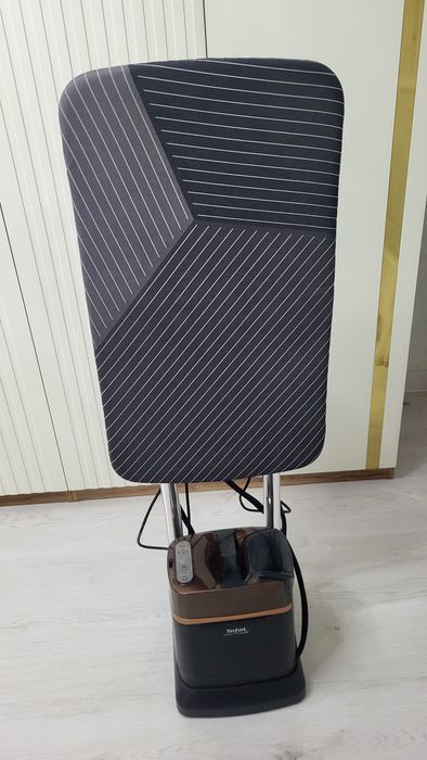 Продам паровой утюг Tefal