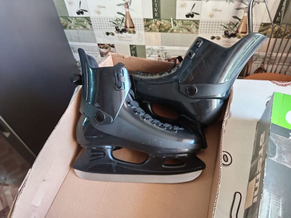 Коньки юнешеские