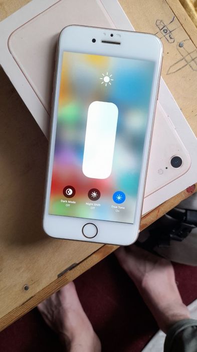 iPhone 8 LLA 64gb uu