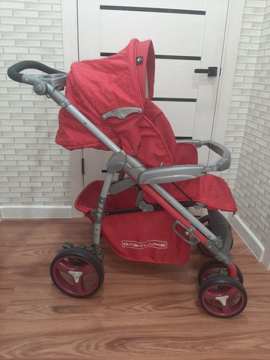 Коляска качественная