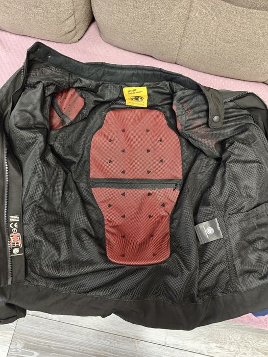 Мотокуртка с защитой