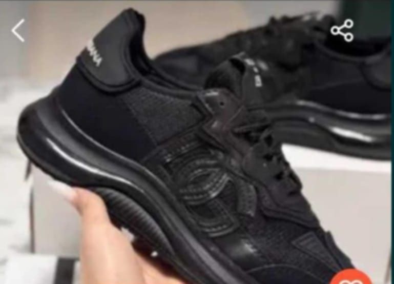 Cizmulițe si adidasi