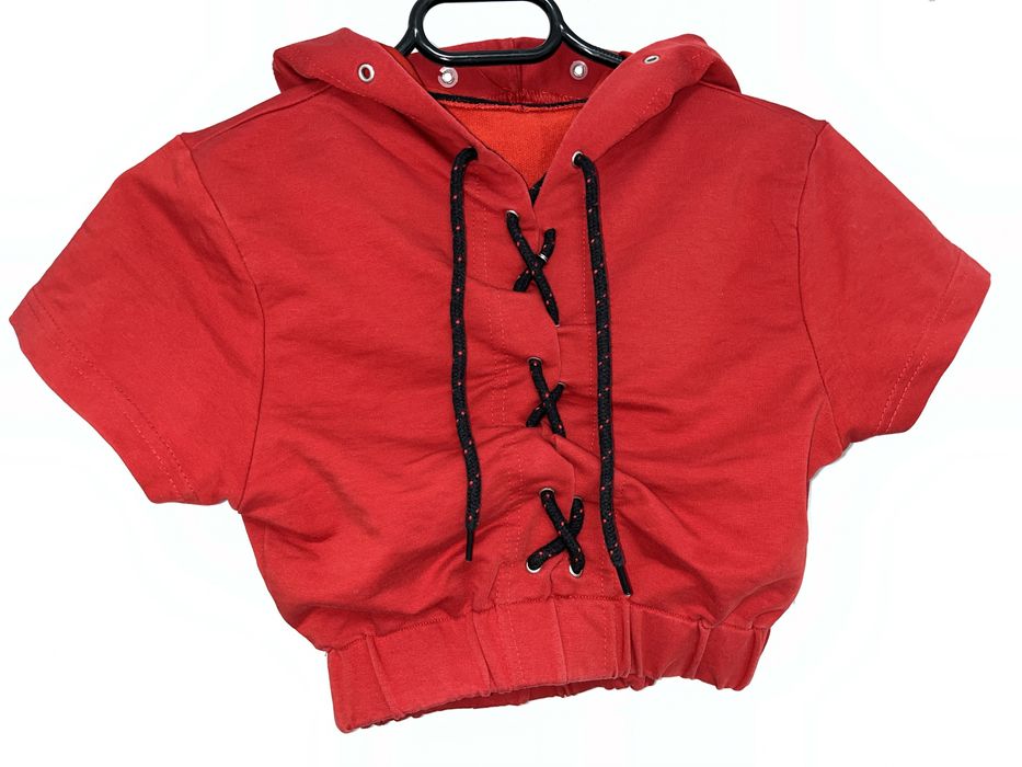 Суичър с шапкаа