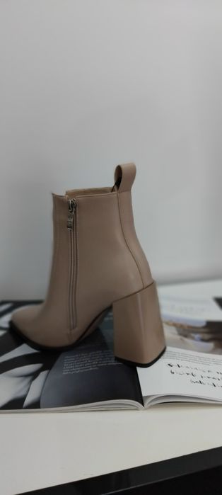 Четири модела, ограничени размери боти на супер ниски цени.