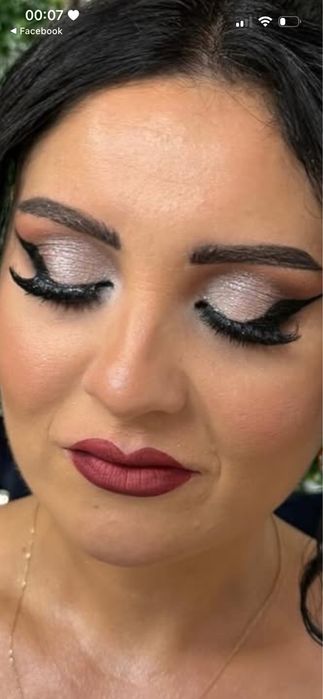 Coafat si makeup la 300 lei !!!