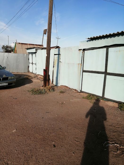 Дача на берегу соленого озера