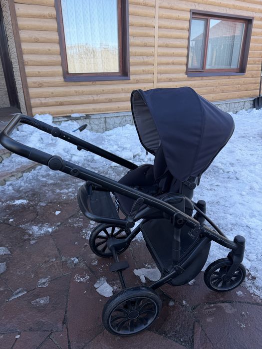 Продам коляску anex