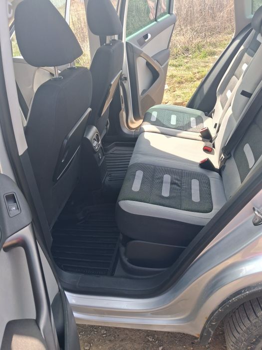 Vând schimb tiguan 4x4 panoramic mai multe detalii la nr de telefon 0731188733