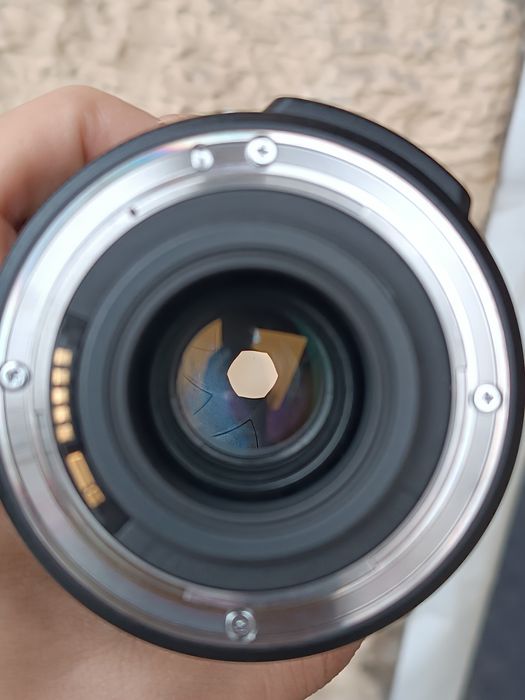 Продам срочно объектив 18/135 EFS