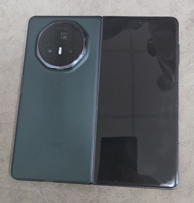 Продам HONOR Magic V3 (книжка)