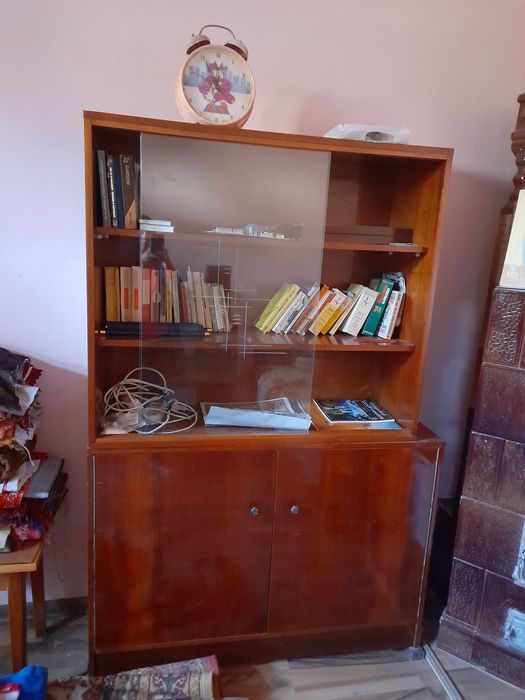 Biblioteca. Pat recamier. Servanta. Fotoliu