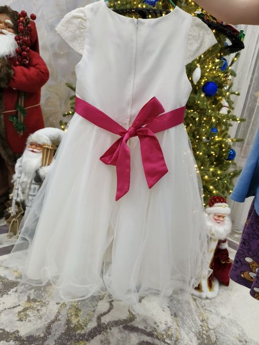 Нарядное платье 6-8 лет