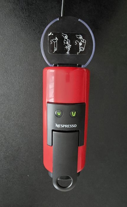 Espressor Nespresso Essenza Mini Ruby Red
