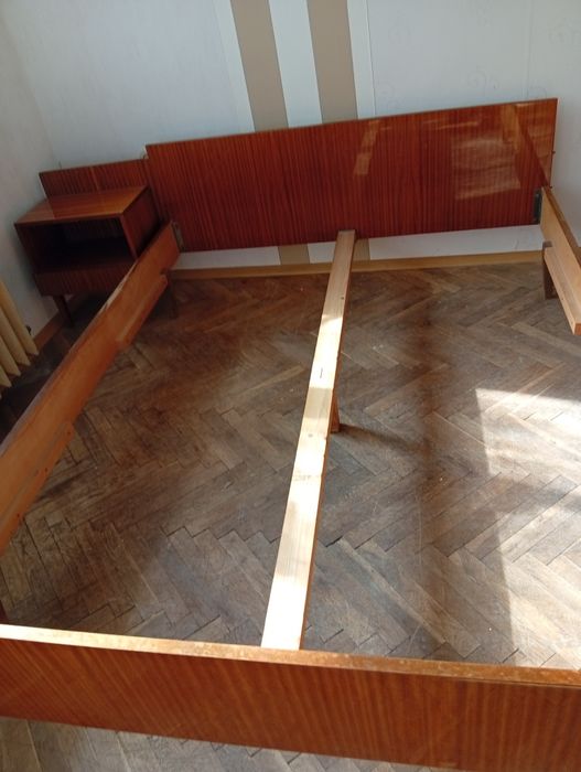 Здрава спалня от социализма за матрак 1.90м/1.44 см